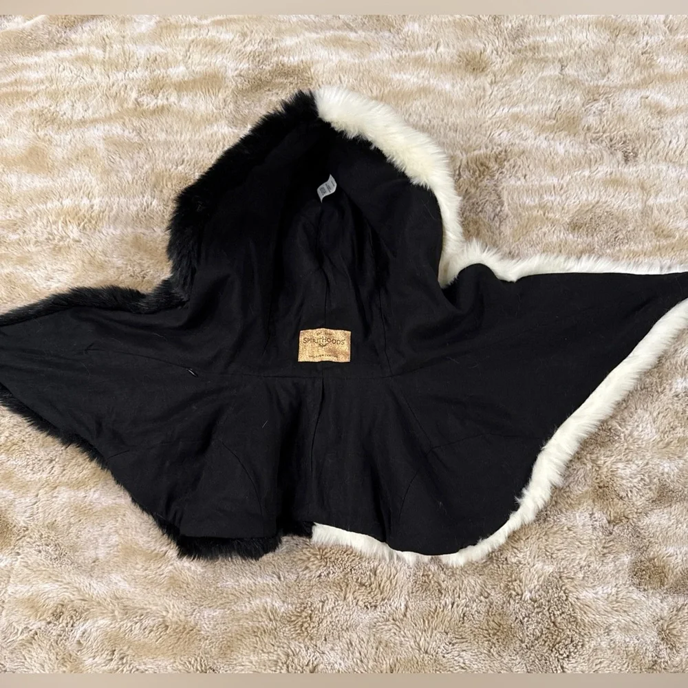 RARE SpiritHoods MOON WOLF Collector's Edition SHAWL Cloak Scarf Secret Pawket - Picture 6 of 12